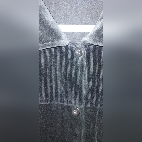 Elizabeth By Liz Claiborne Very Black Velor Long Sleeve 2x (22-24)Top EUC - Picture 6 of 11